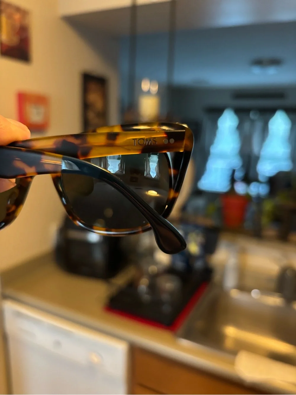 TOMS KITTY 10009594 Women's Tortoiseshell Cat Eye Sunglasses - EUC